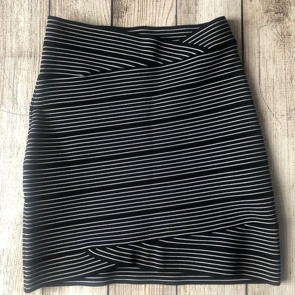 BCBGMaxAzria Alisa Bandage Mini Skirt Size XS - Picture 5 of 7